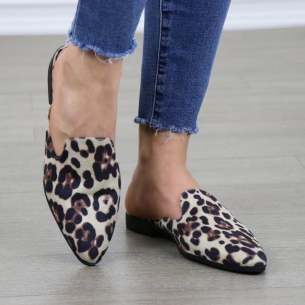 Leopard Cheetah Pointy Toe Slip On Mule Loafers - Picture 6 of 9